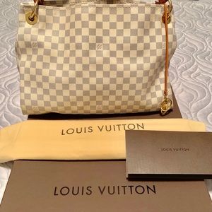 Authentic Louis Vuitton  Handbag ARTSY MM Monogram